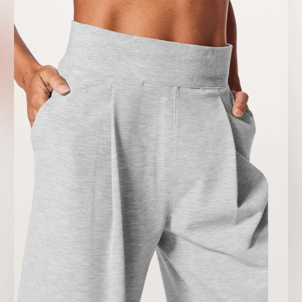 Lululemon Can You Feel The Pleat Crop * 21